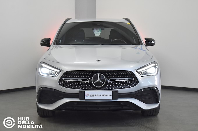 MERCEDES-BENZ GLA 200 d Automatic Premium